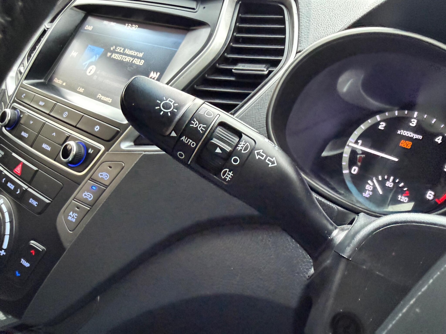 Used Hyundai Santa Fe for sale - 77237909: Photo 40