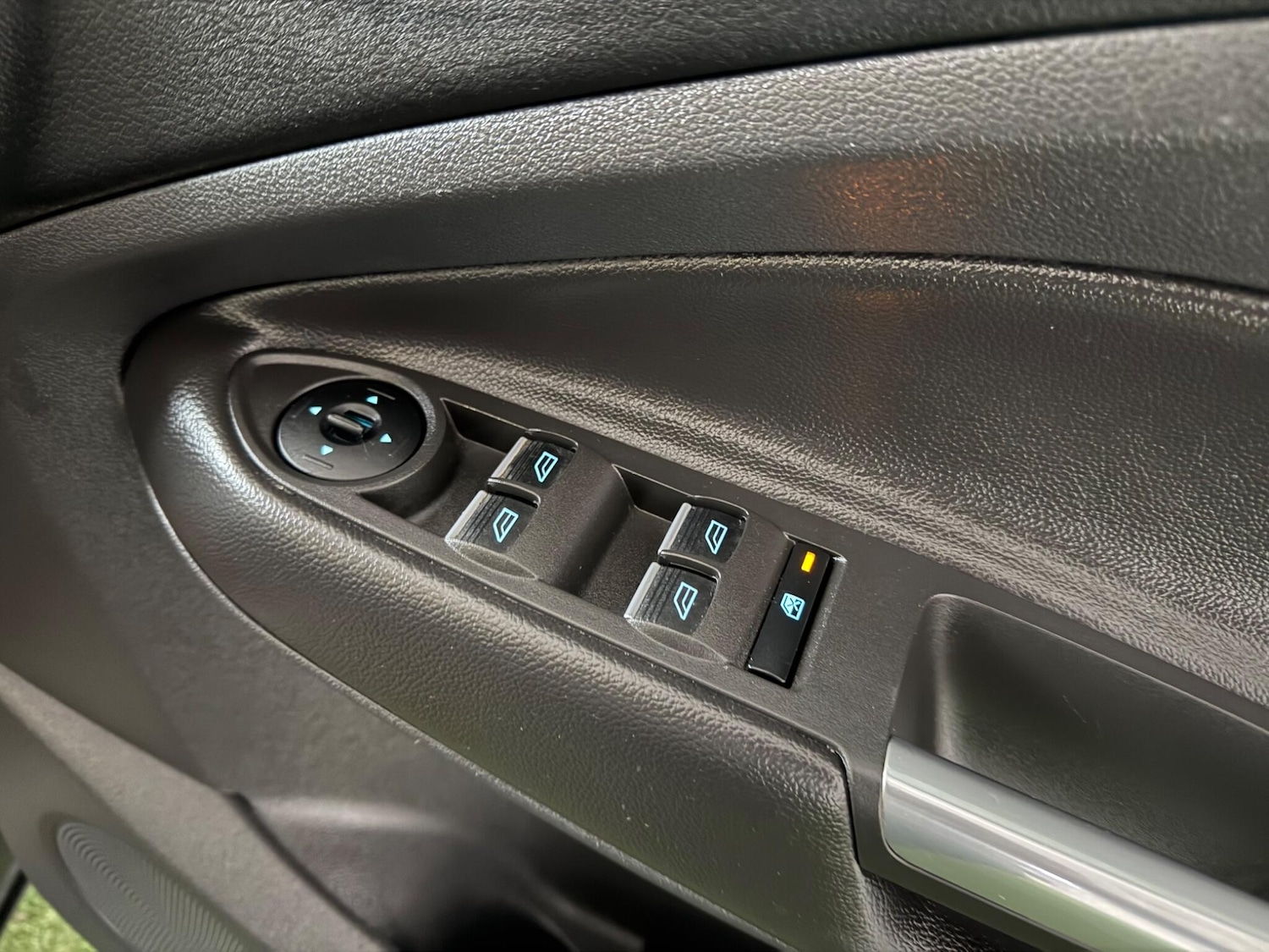 Used Ford Kuga 2015 for sale - 77067256: Photo 41