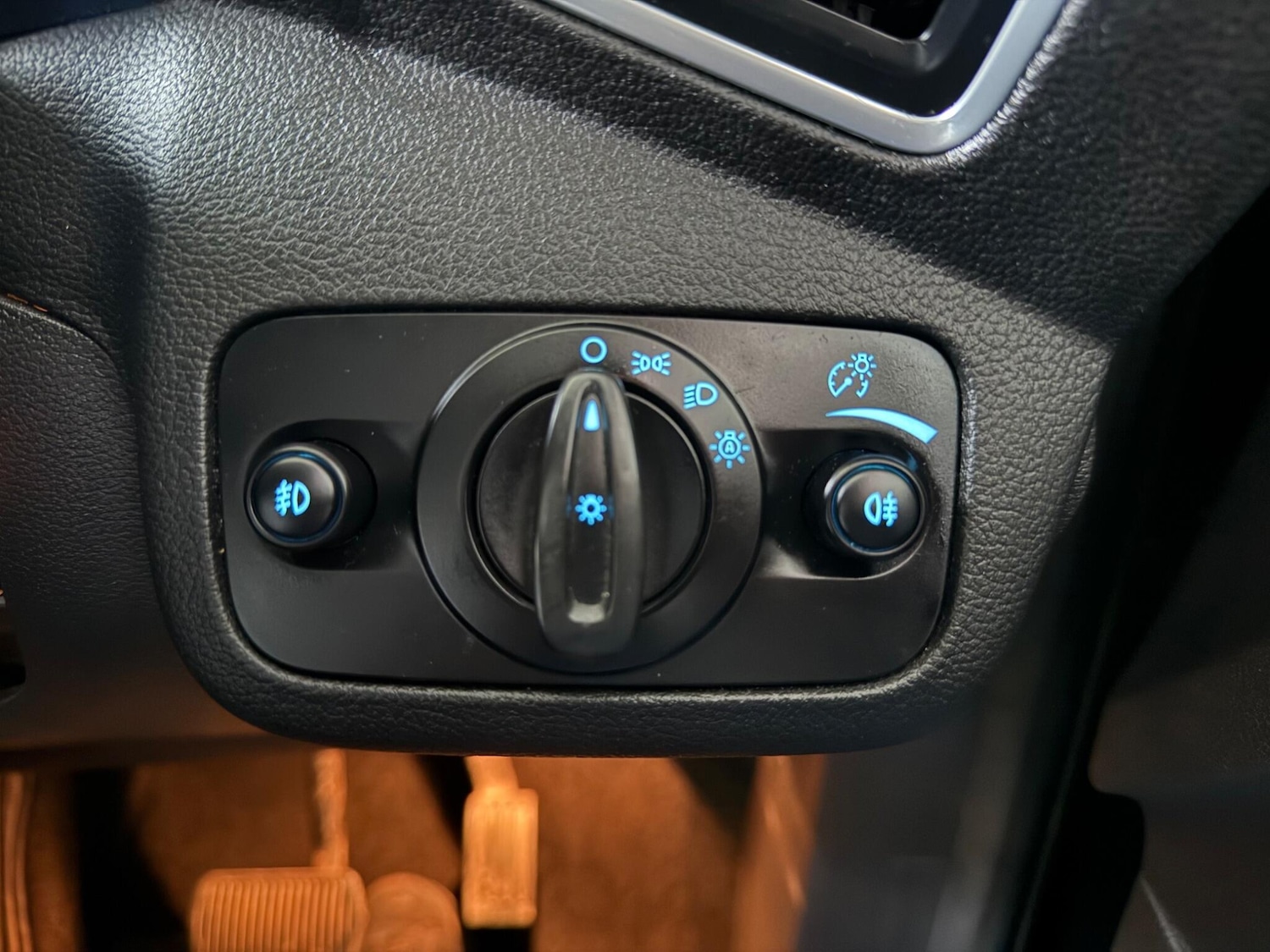 Used Ford Kuga 2015 for sale - 77067256: Photo 43