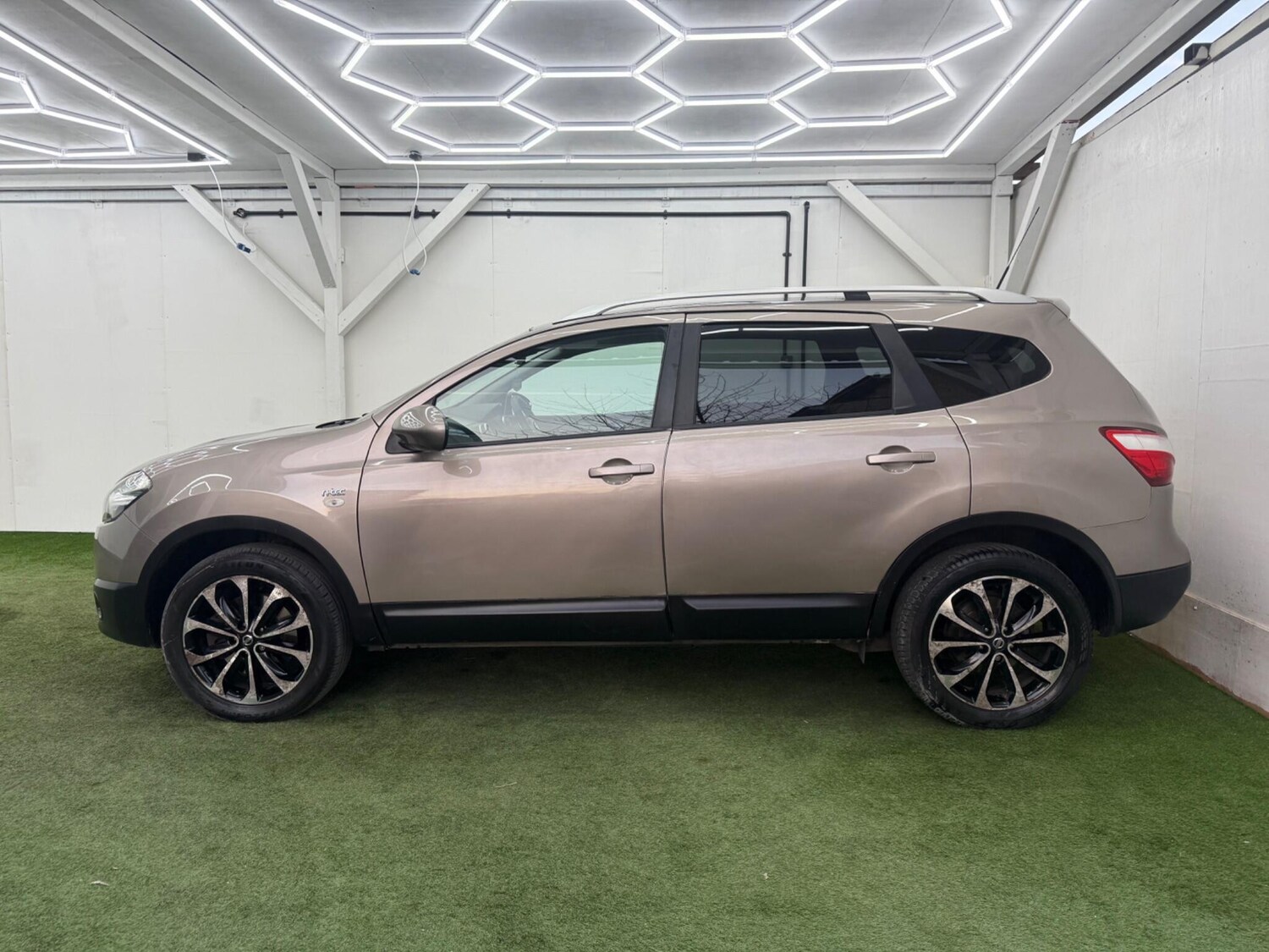 Used Nissan Qashqai+2 for sale - 77684083: Photo 10