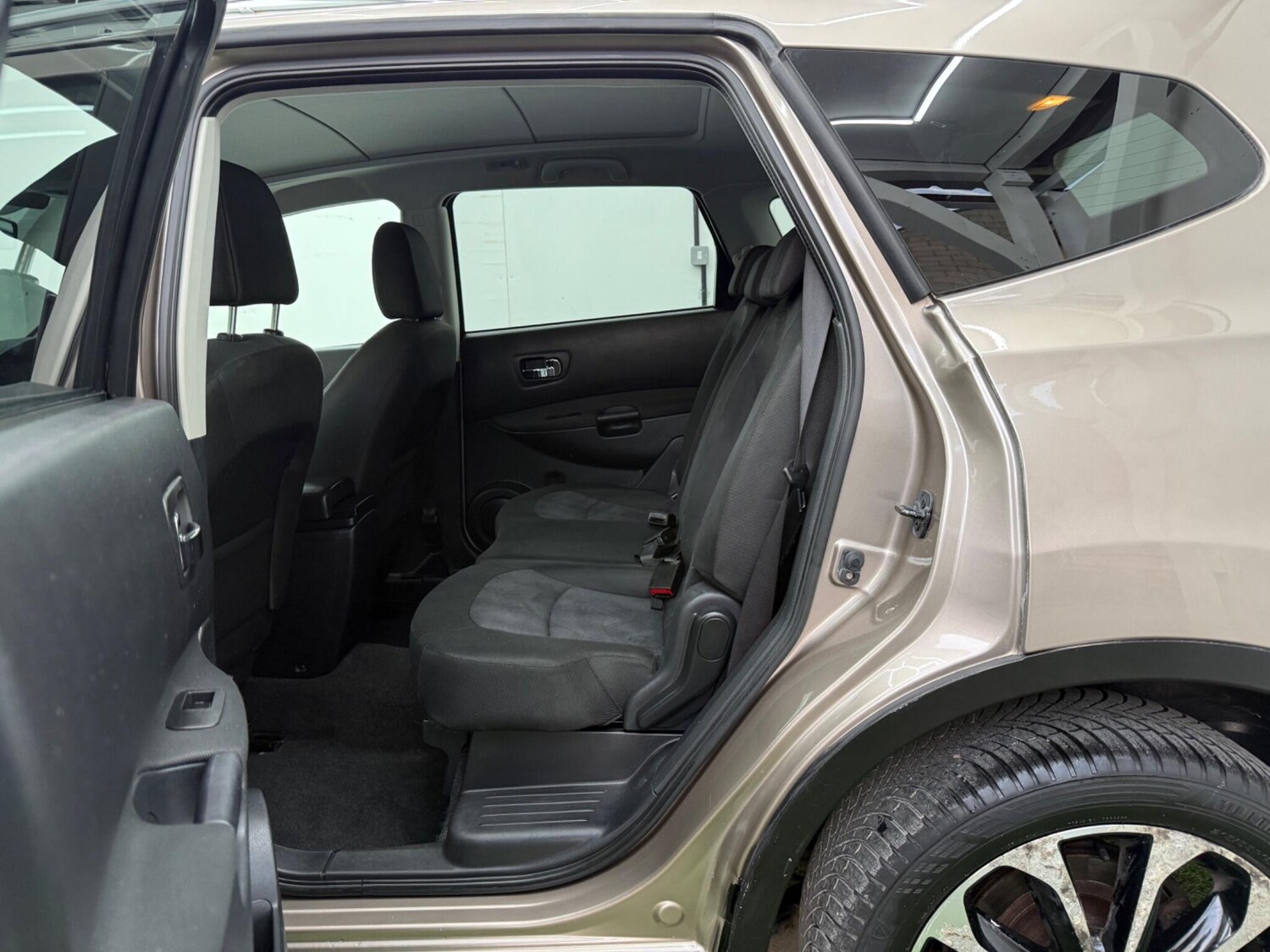 Used Nissan Qashqai+2 for sale - 77684083: Photo 23