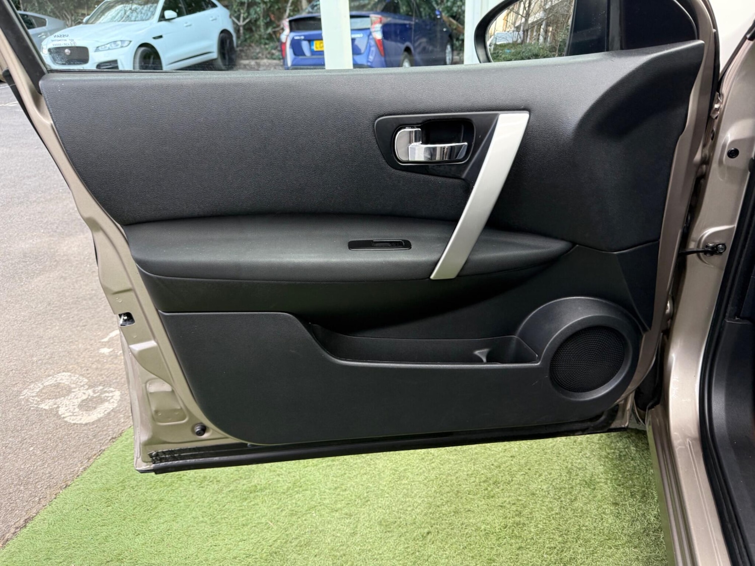 Used Nissan Qashqai+2 for sale - 77684083: Photo 31