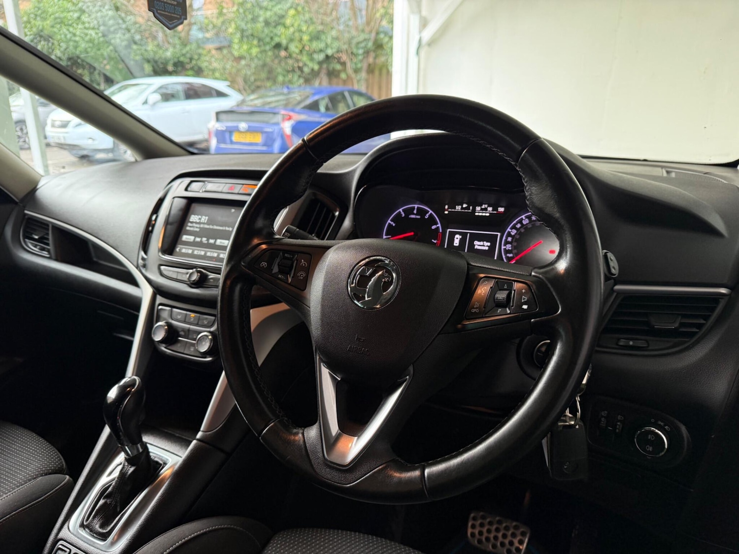 Used Vauxhall Zafira 2017 for sale - 76865749: Photo 2