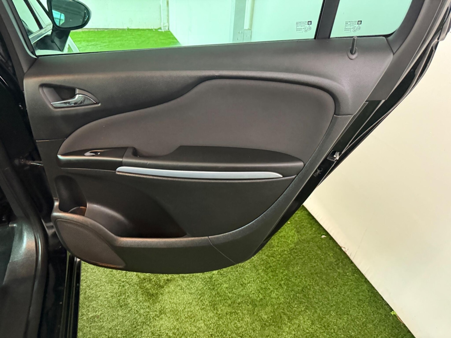 Used Vauxhall Zafira 2017 for sale - 76865749: Photo 23