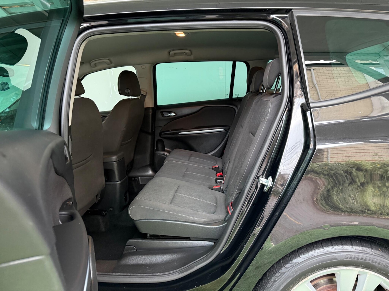 Used Vauxhall Zafira 2017 for sale - 76865749: Photo 24