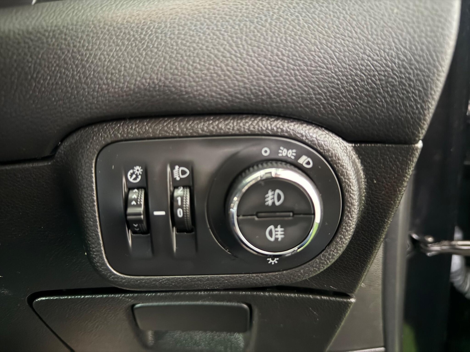 Used Vauxhall Zafira 2017 for sale - 76865749: Photo 46