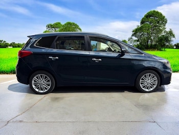 Used Kia Carens 2018 for sale - 75477812: Photo