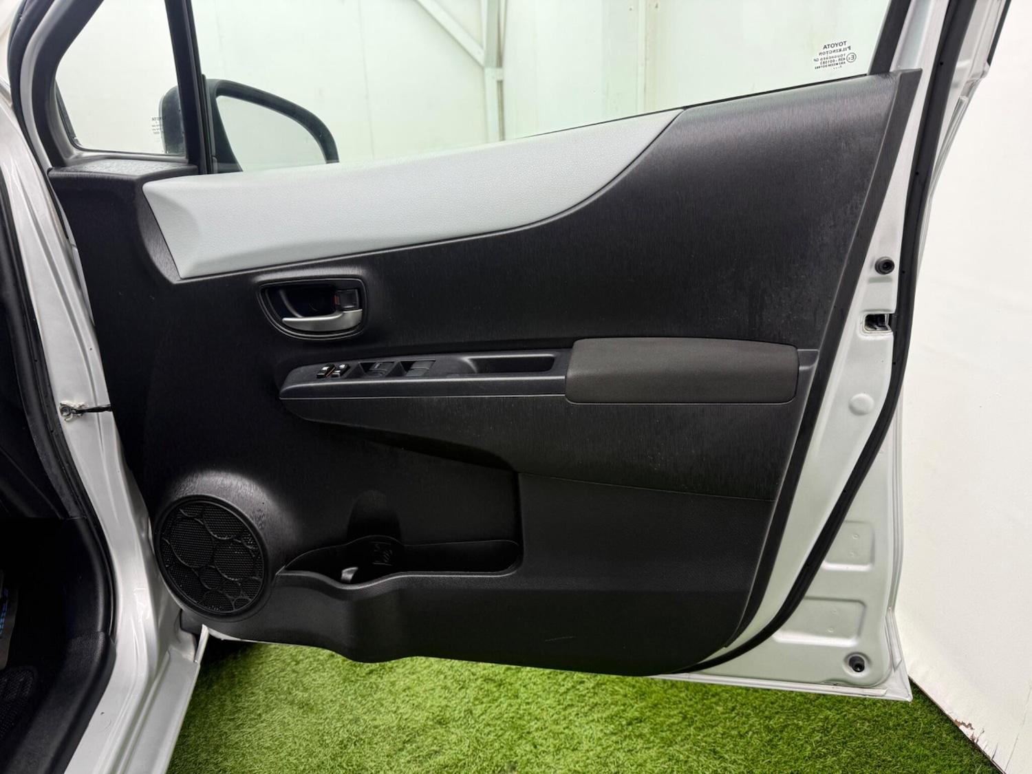 Used Toyota Yaris 2014 for sale - 77291572: Photo 16