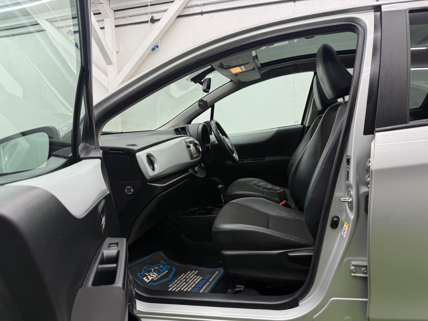 Used Toyota Yaris 2014 for sale - 77291572: Photo 24