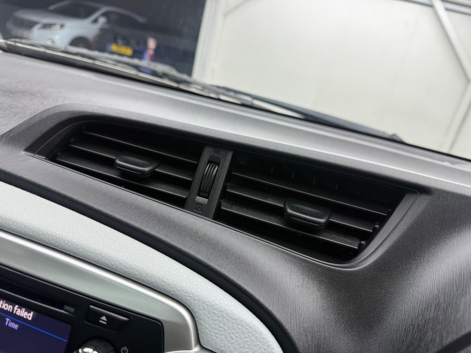 Used Toyota Yaris 2014 for sale - 77291572: Photo 43