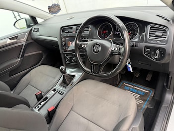Used Volkswagen Golf 2017 for sale - 78527668: Photo