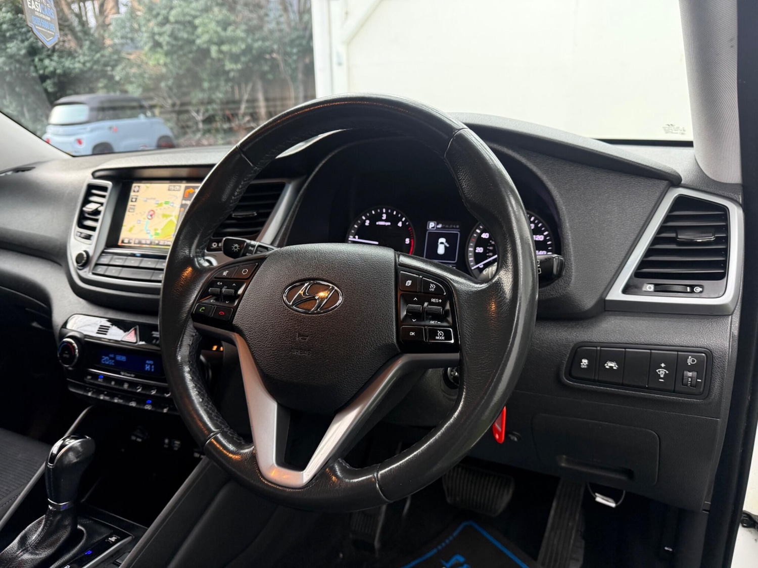 Used Hyundai TUCSON 2017 for sale - 77084428: Photo 2