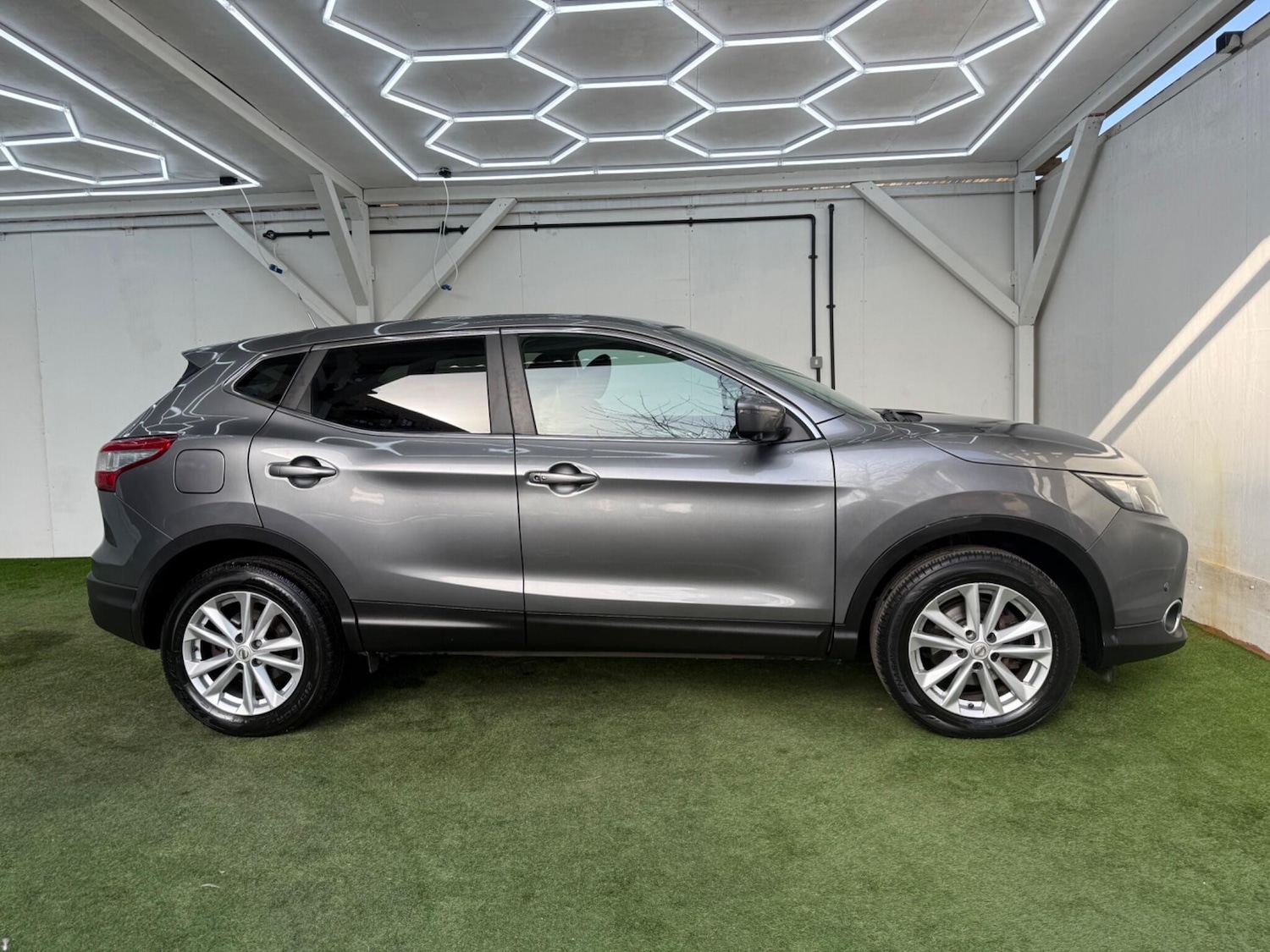 Used Nissan Qashqai for sale - 77683082: Photo 2