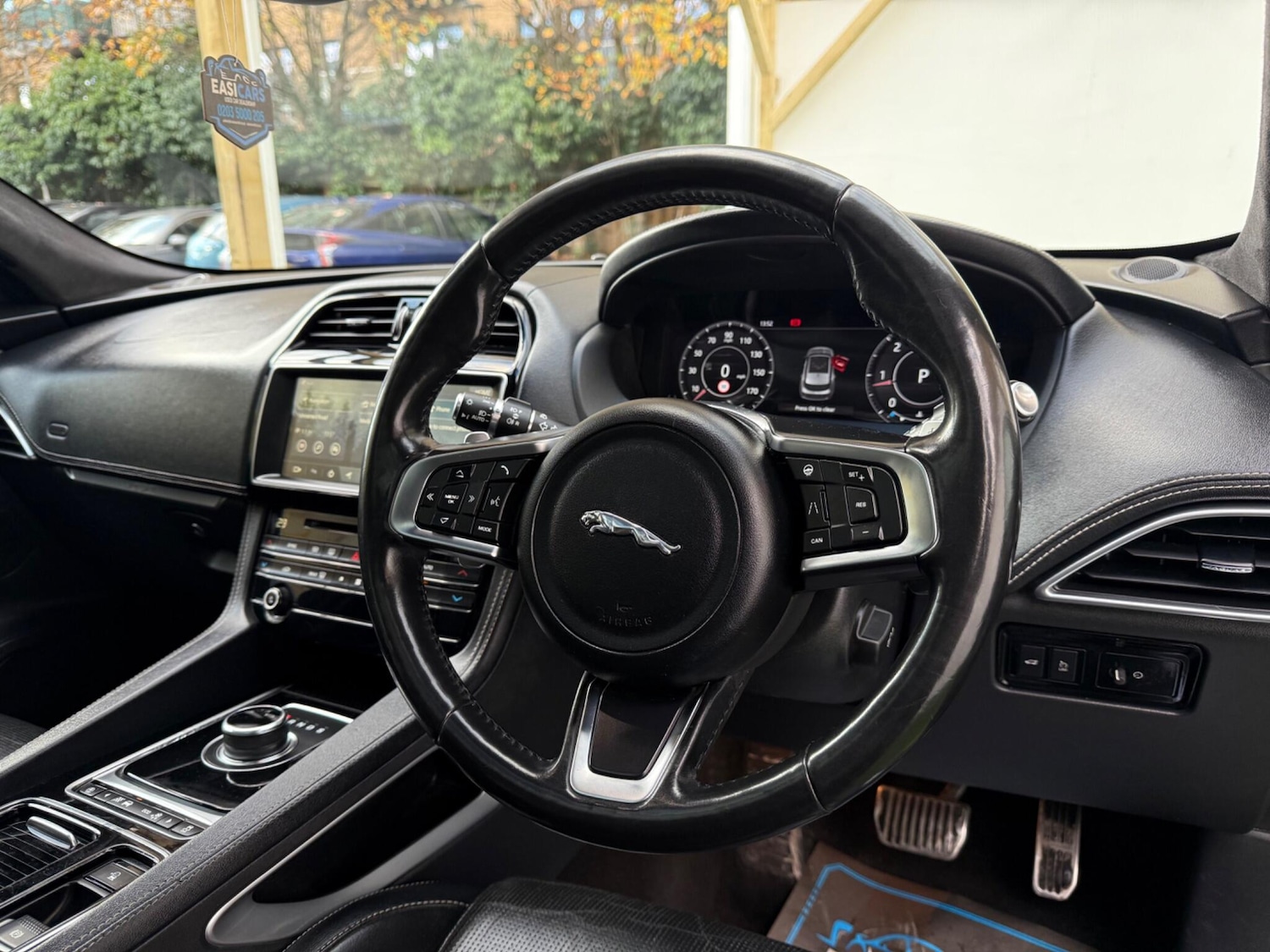 Used Jaguar F-Pace 2019 for sale - 76521493: Photo 15