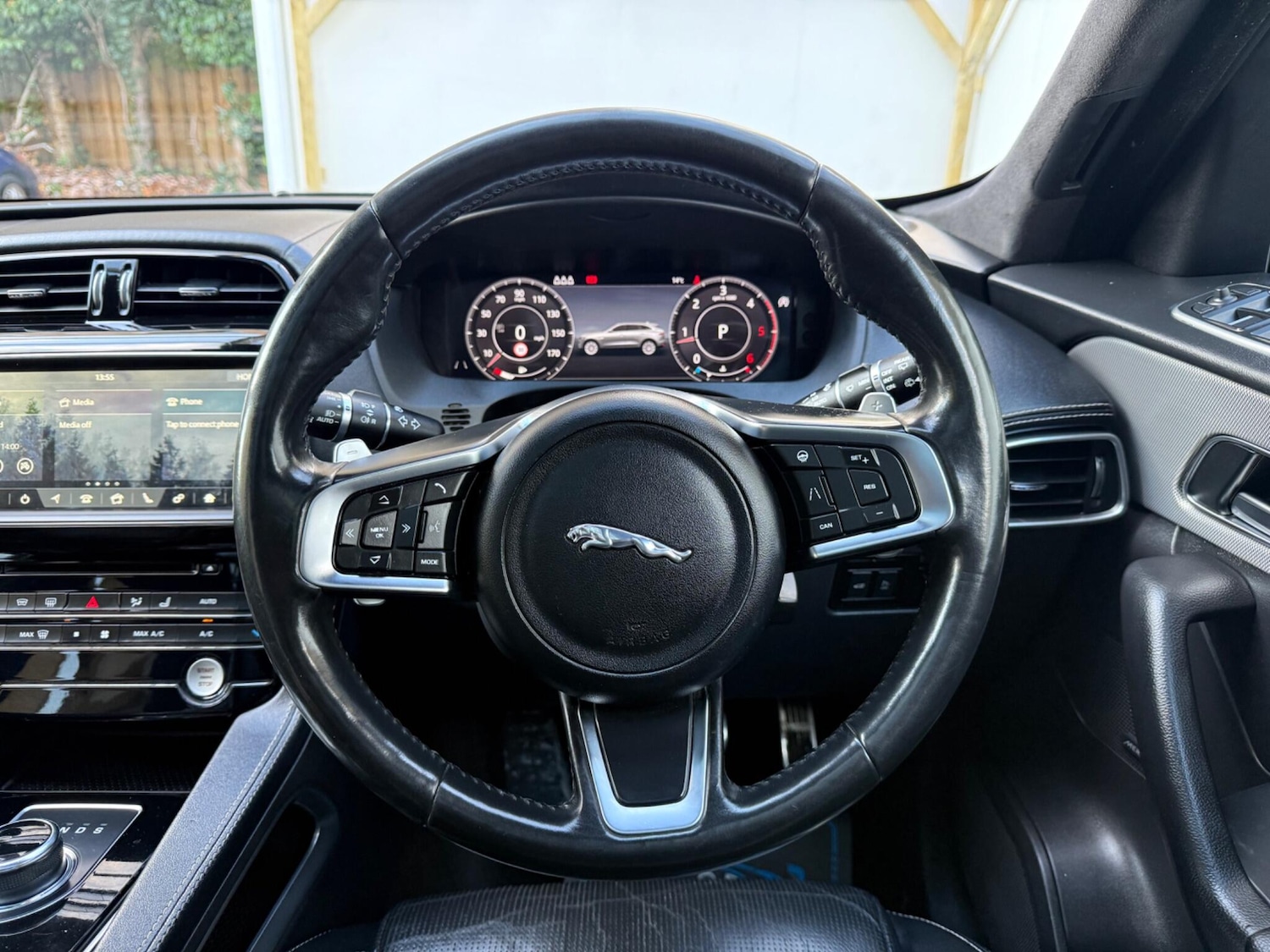 Used Jaguar F-Pace 2019 for sale - 76521493: Photo 32