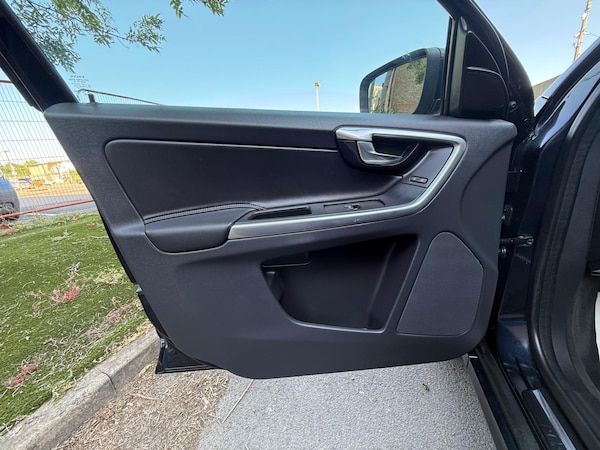 Used Volvo XC60 2015 for sale - 74585735: Photo 20