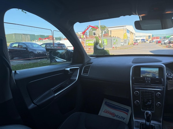 Used Volvo XC60 2015 for sale - 74585735: Photo 32