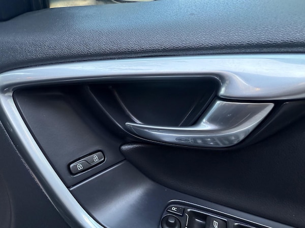 Used Volvo XC60 2015 for sale - 74585735: Photo 34