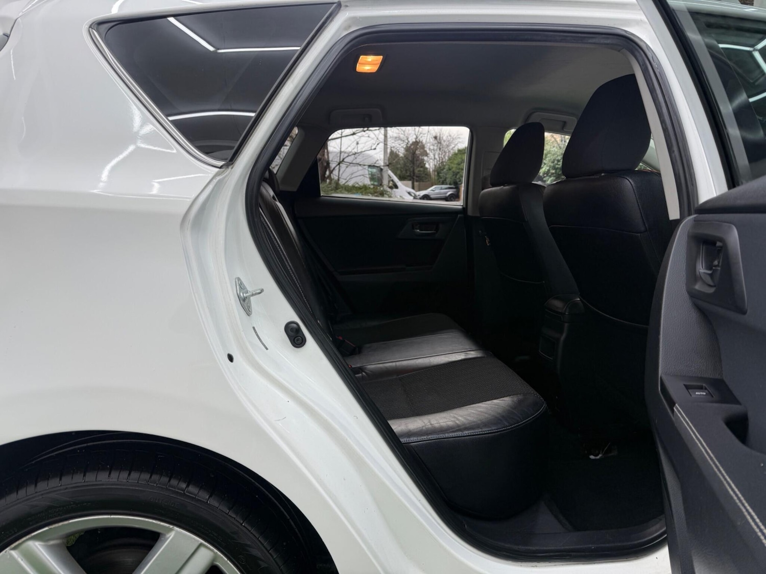 Used Toyota Auris 2013 for sale - 77344384: Photo 18