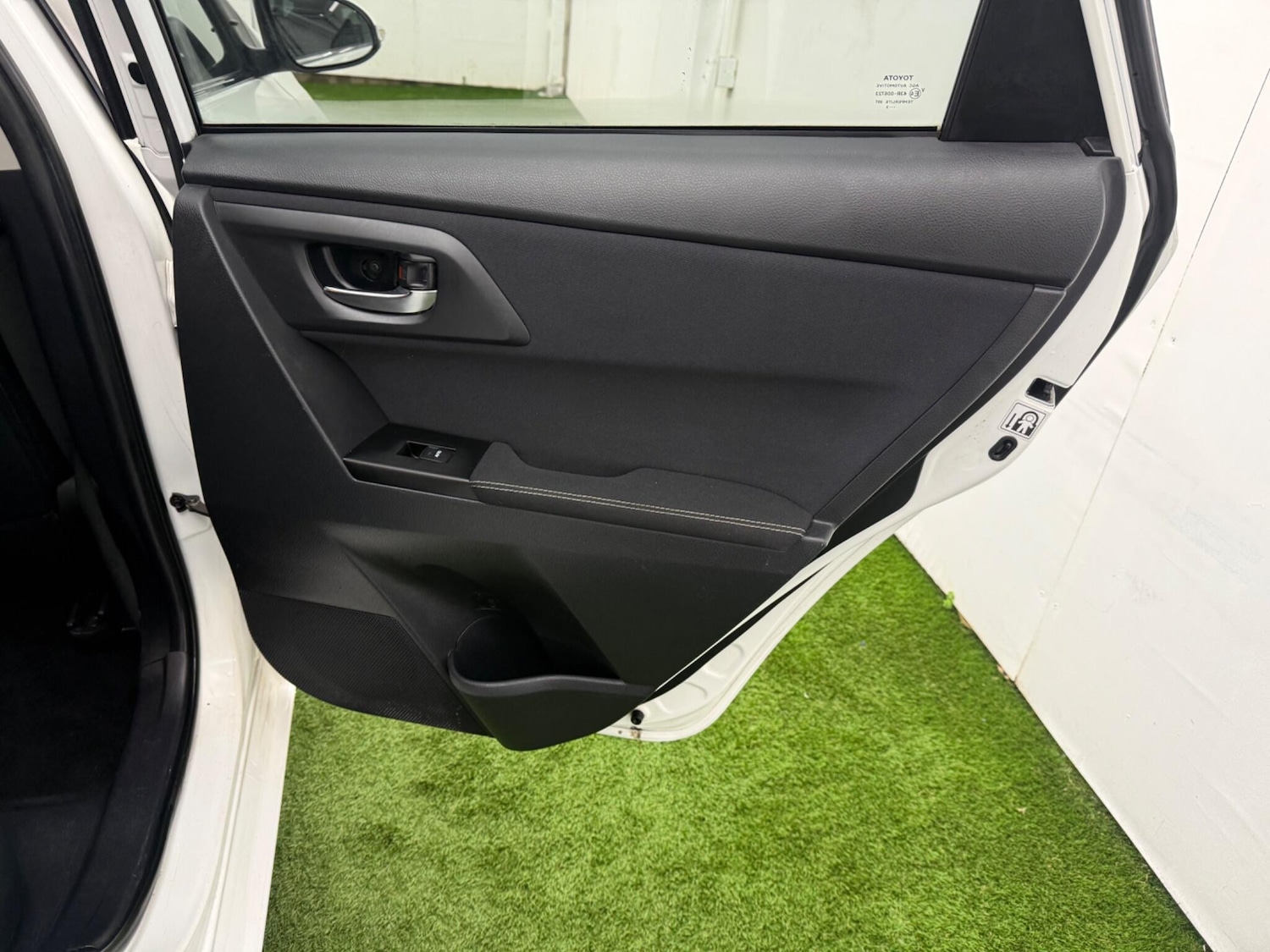 Used Toyota Auris 2013 for sale - 77344384: Photo 21