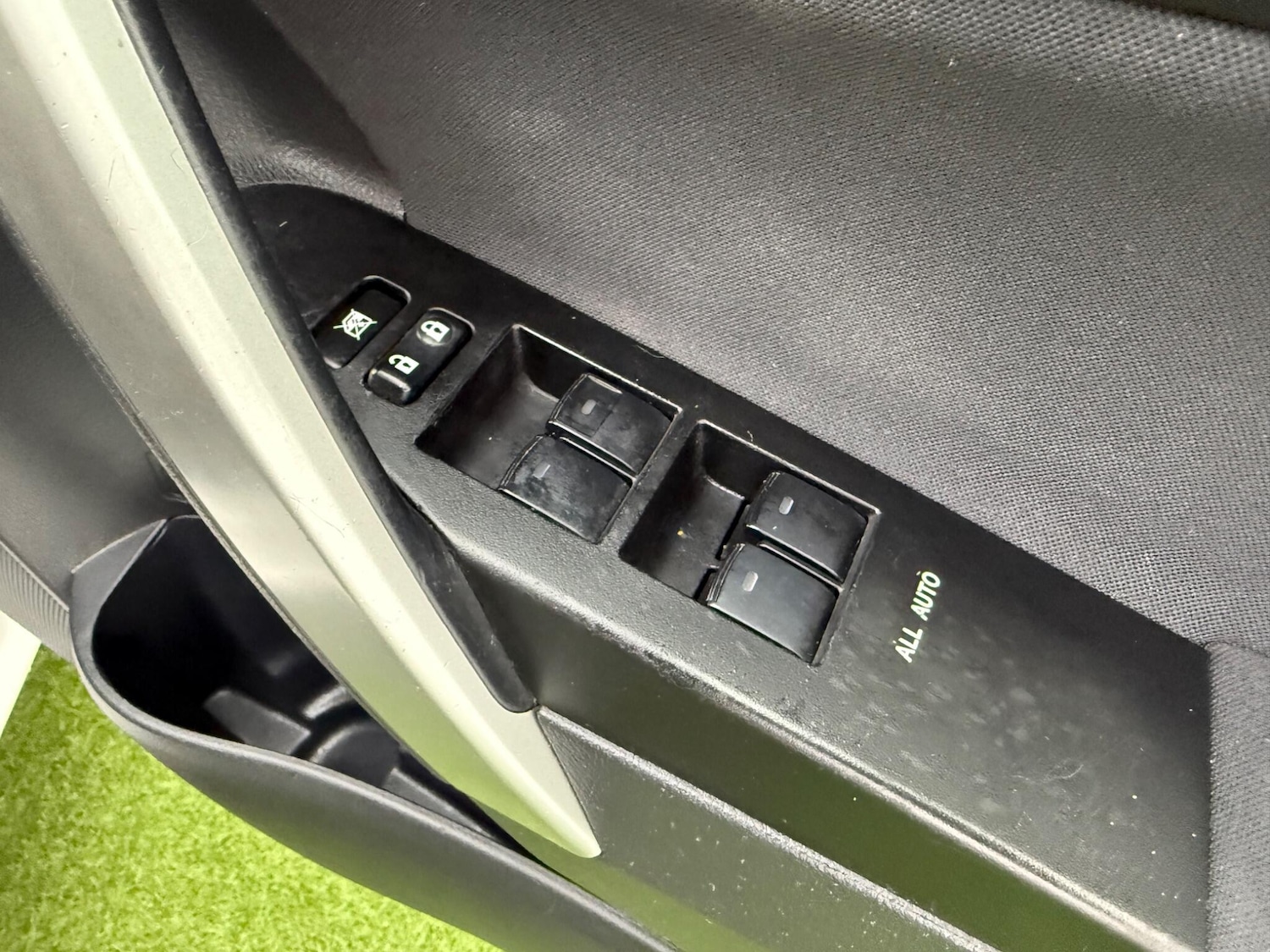 Used Toyota Auris 2013 for sale - 77344384: Photo 40