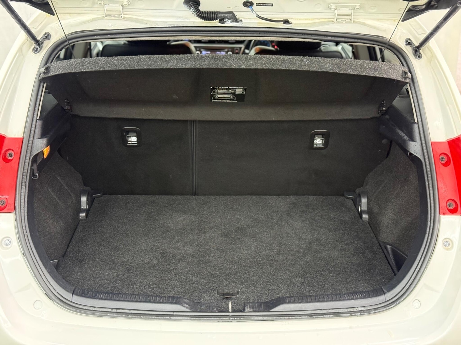 Used Toyota Auris 2013 for sale - 77344384: Photo 8