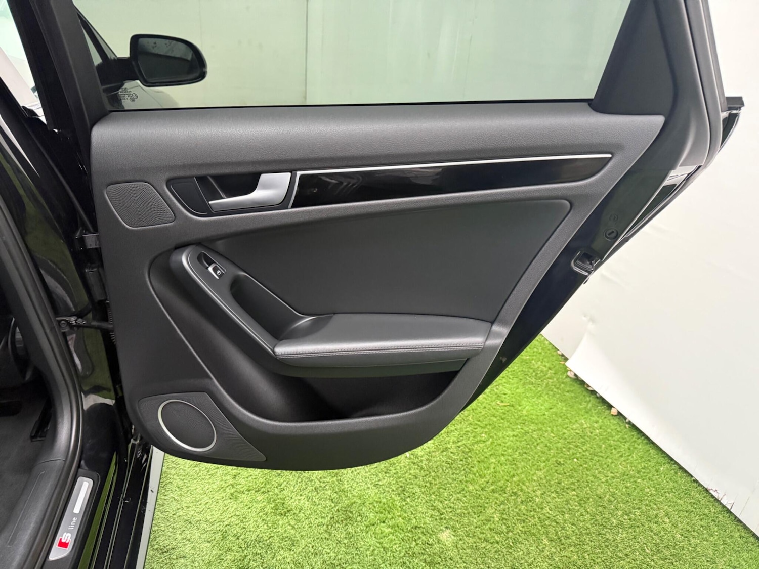 Used Audi A4 2014 for sale - 76294853: Photo 21