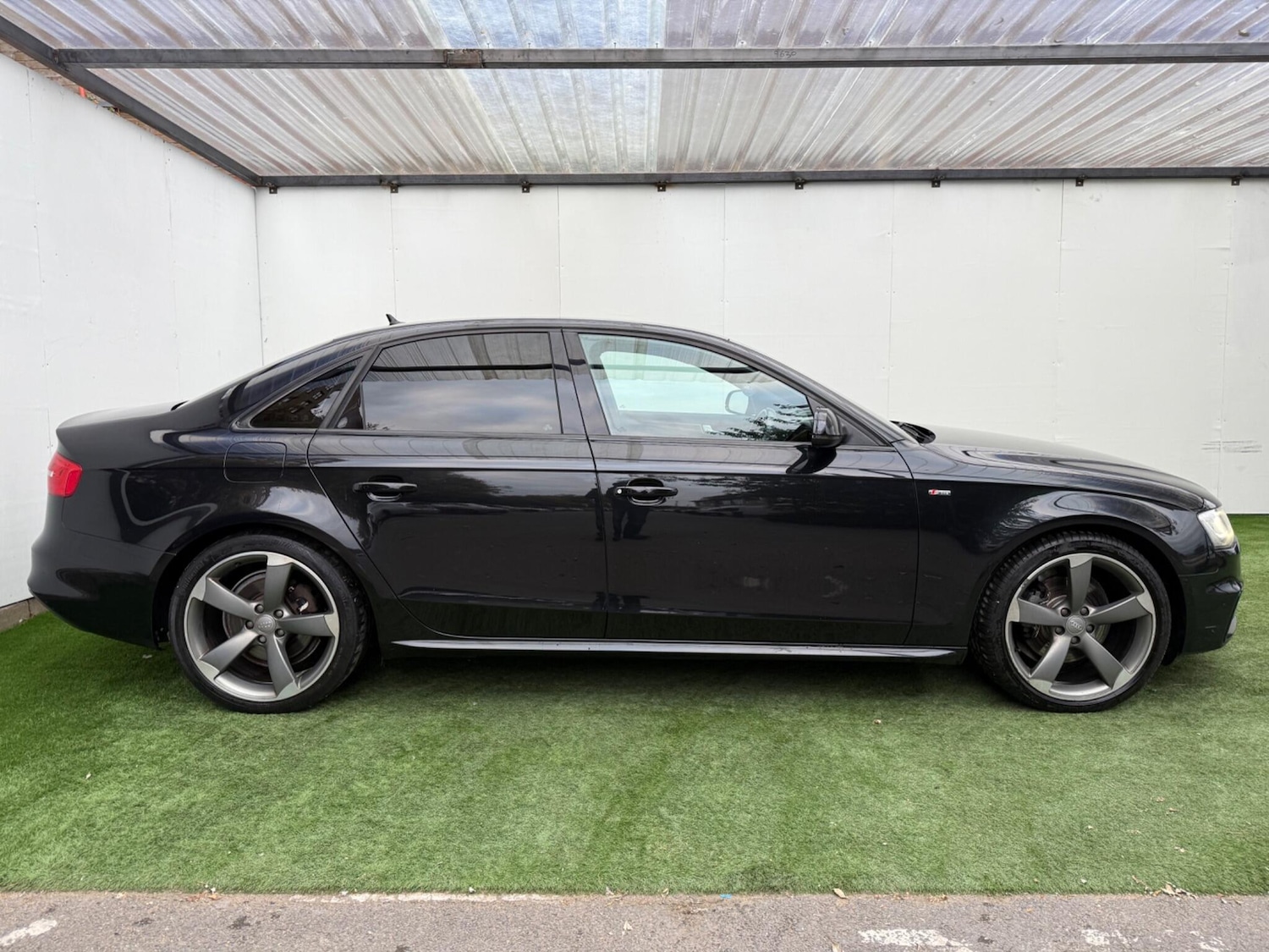 Used Audi A4 2014 for sale - 76294853: Photo 5