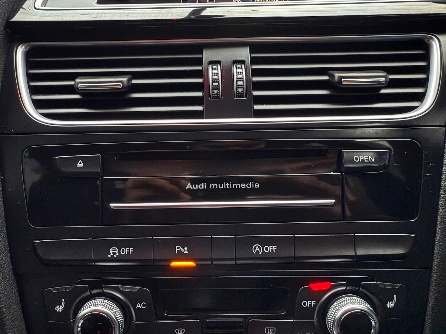 Used Audi A4 2014 for sale - 76294853: Photo 52