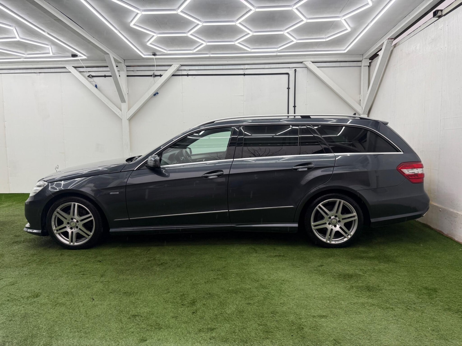 Used Mercedes-Benz E Class for sale - 77852831: Photo 10