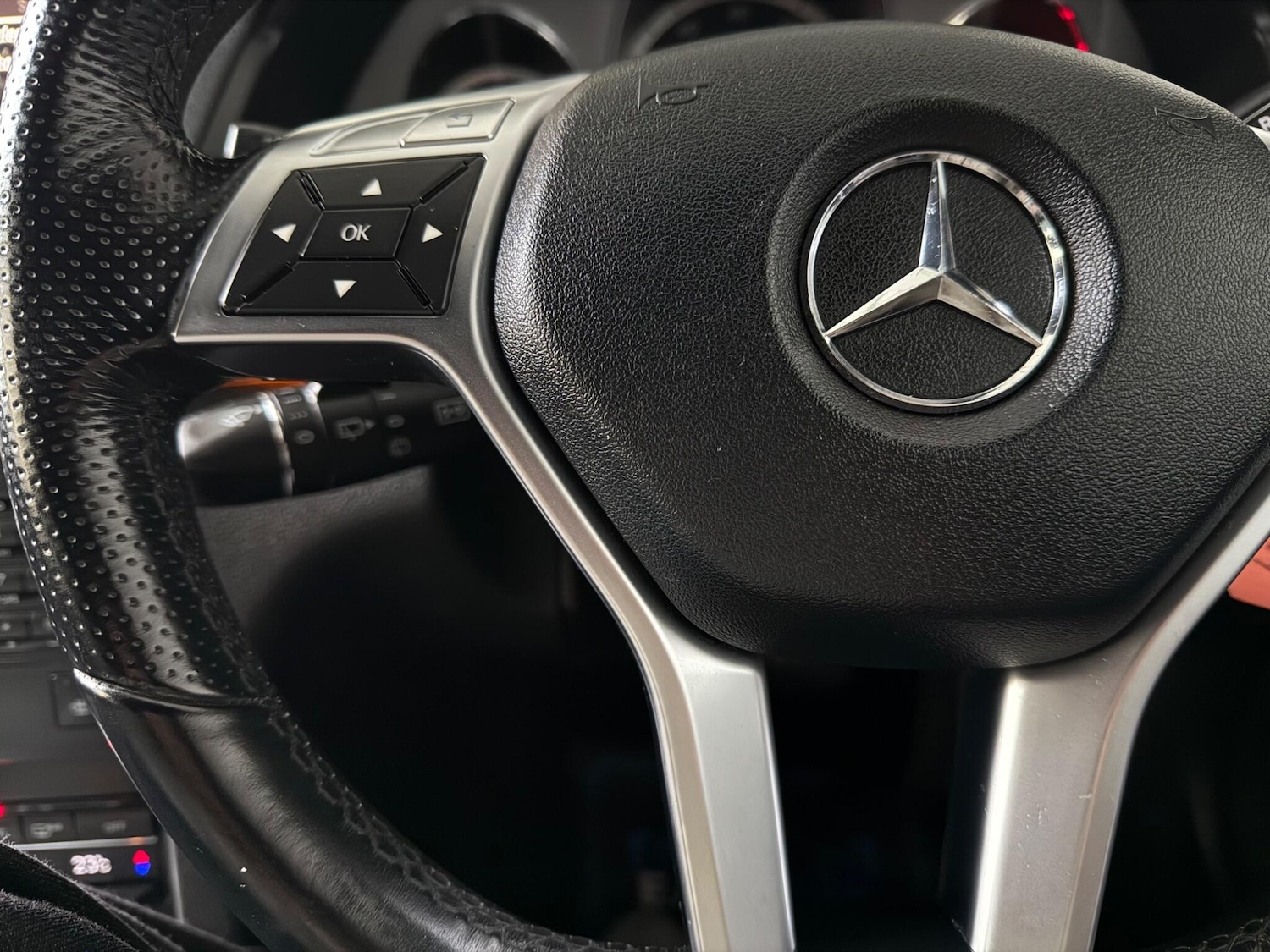 Used Mercedes-Benz E Class for sale - 77852831: Photo 33