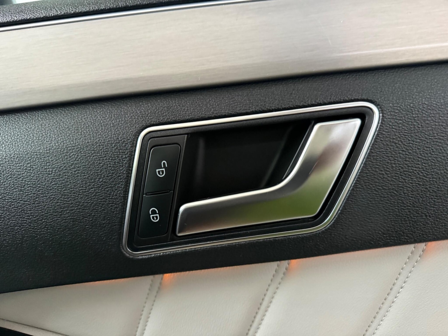 Used Mercedes-Benz E Class for sale - 77852831: Photo 40