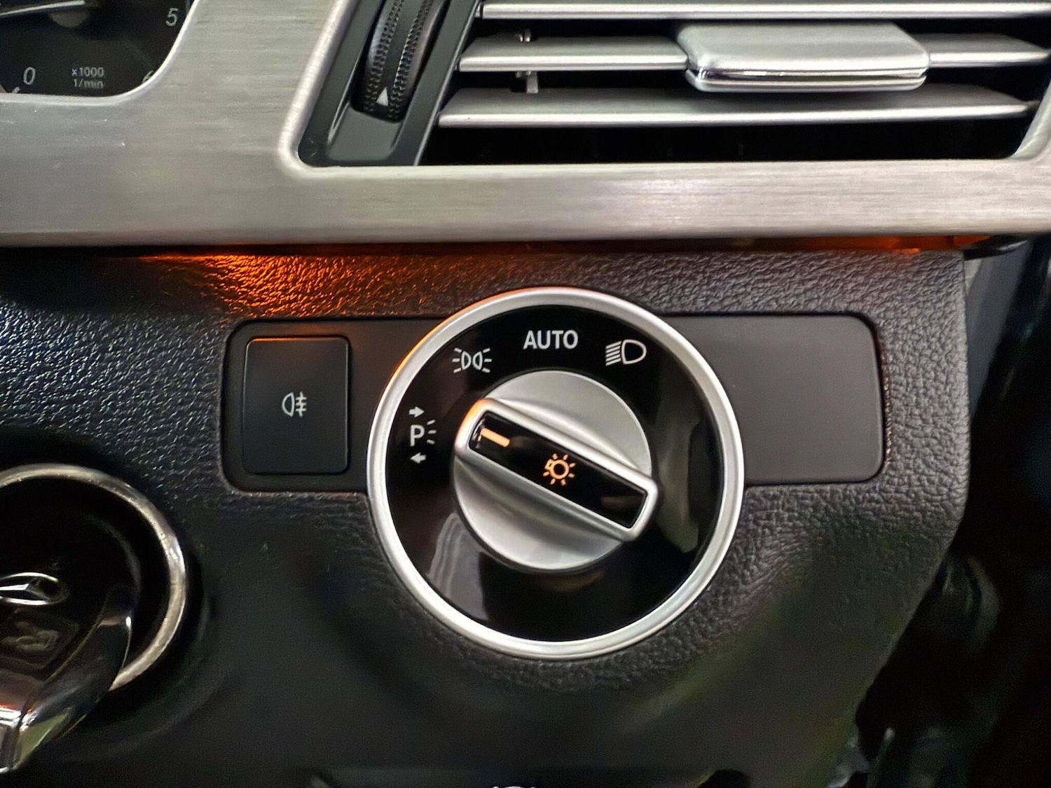 Used Mercedes-Benz E Class for sale - 77852831: Photo 41