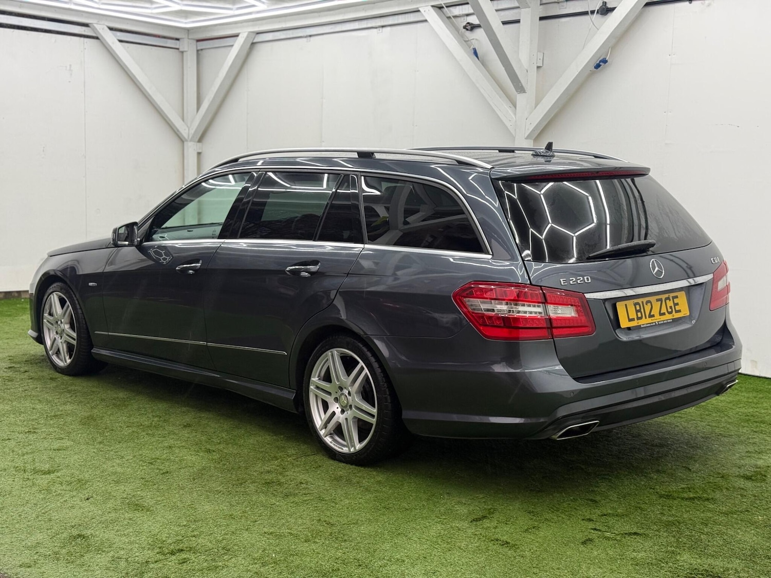 Used Mercedes-Benz E Class for sale - 77852831: Photo 9