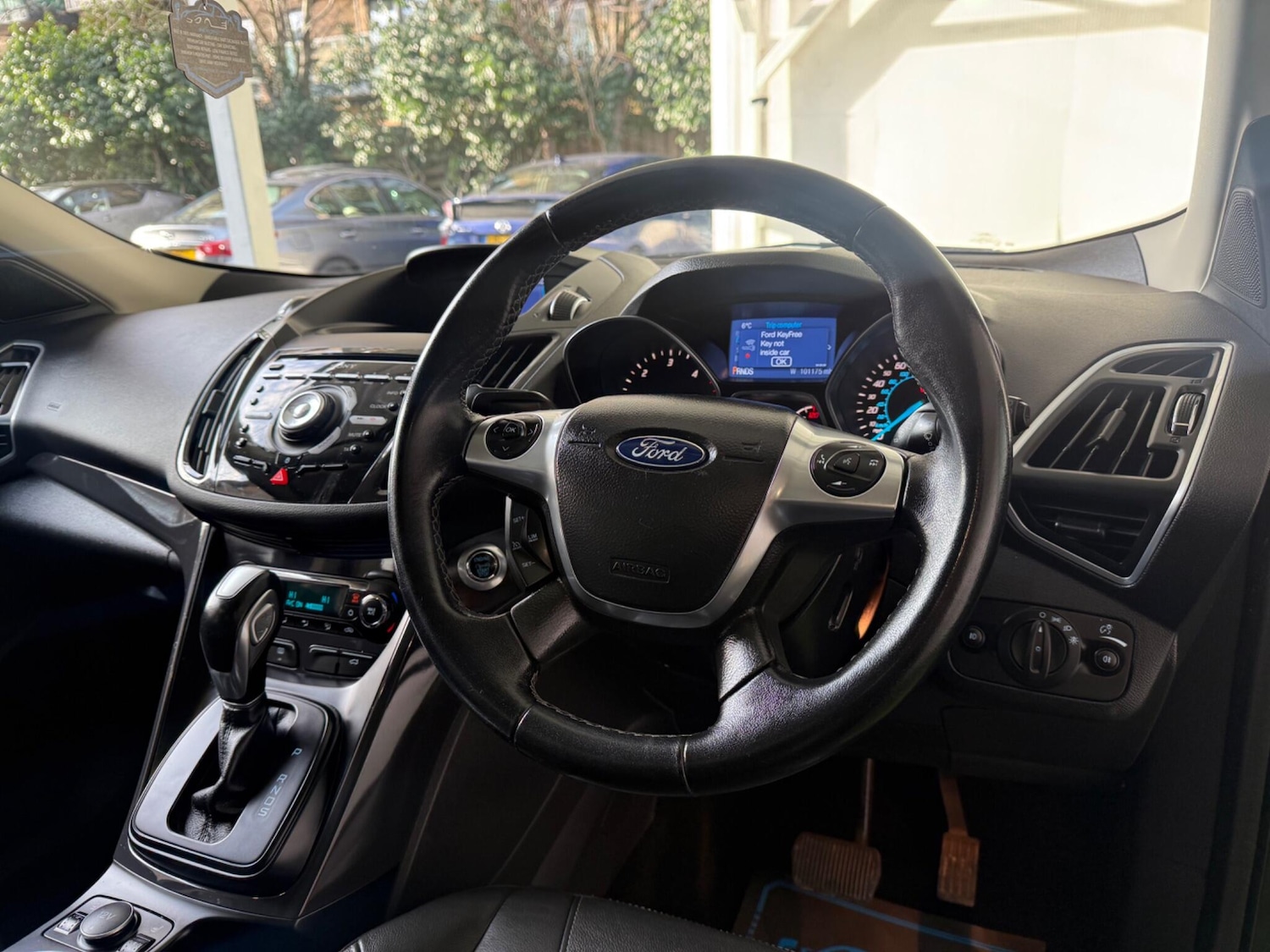 Used Ford Kuga 2015 for sale - 77377649: Photo 2