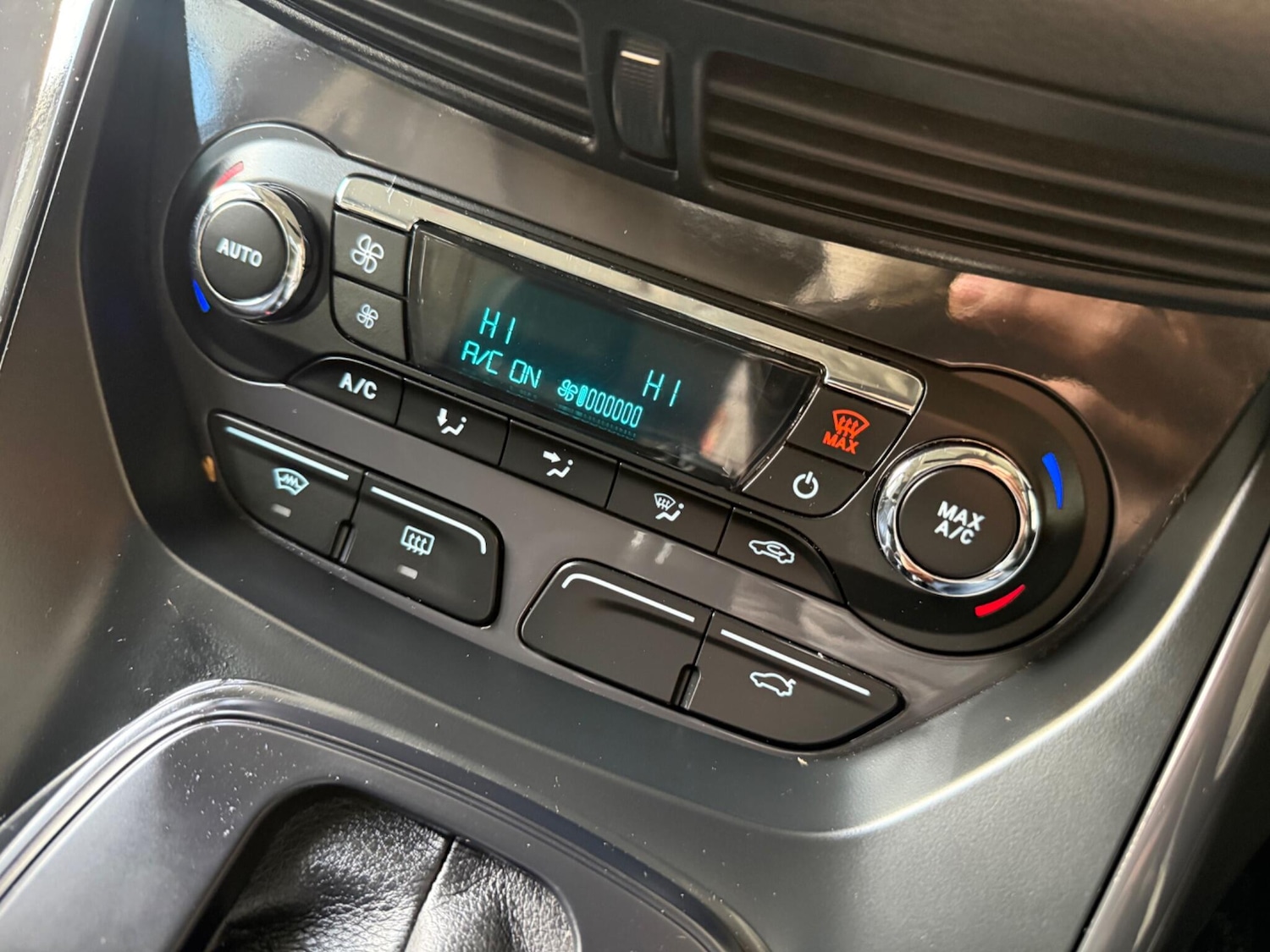 Used Ford Kuga 2015 for sale - 77377649: Photo 49