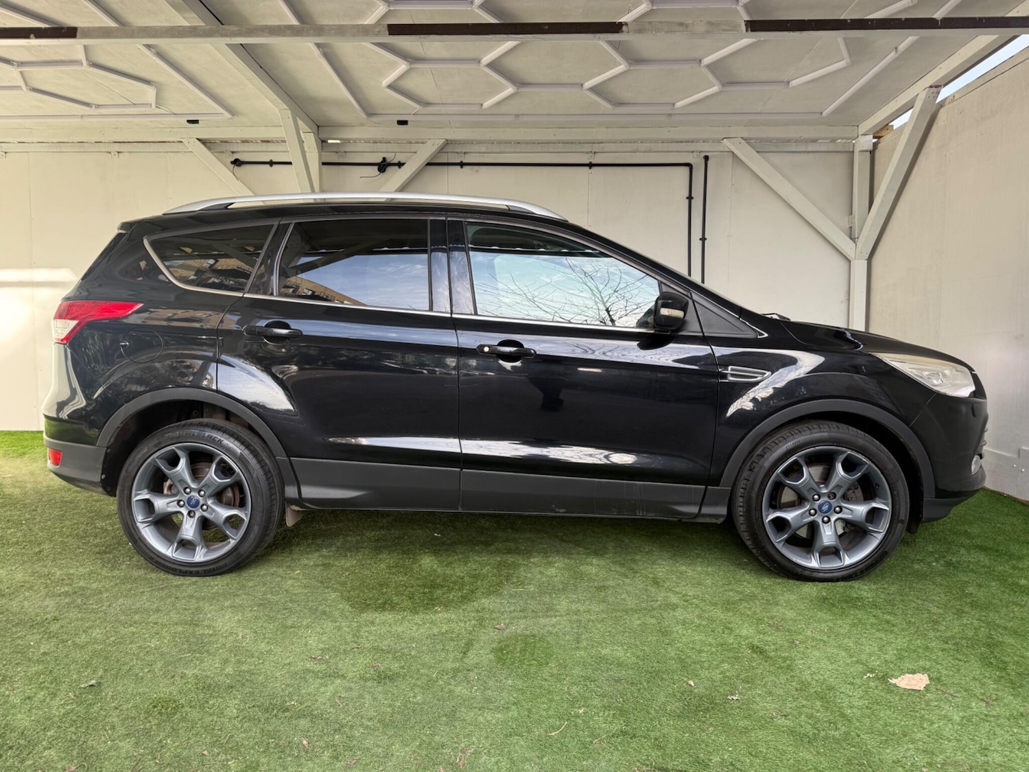 Used Ford Kuga 2015 for sale - 77377649: Photo 5