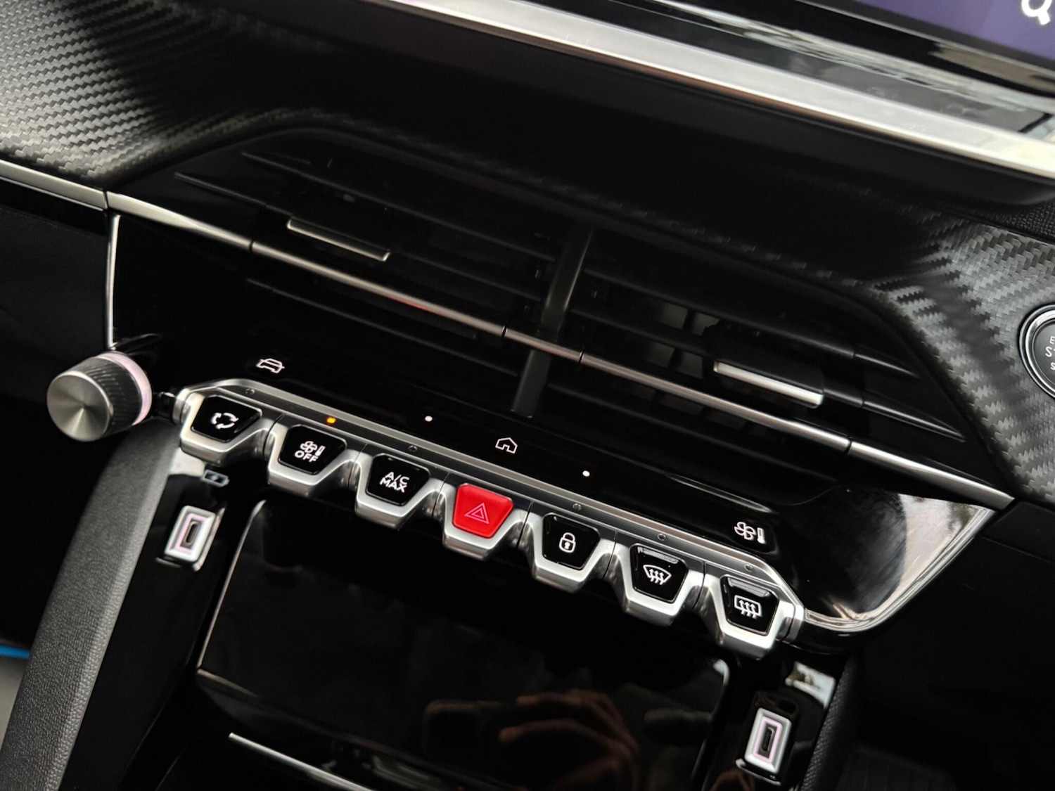 Used Peugeot 208 2024 for sale - 76399259: Photo 53