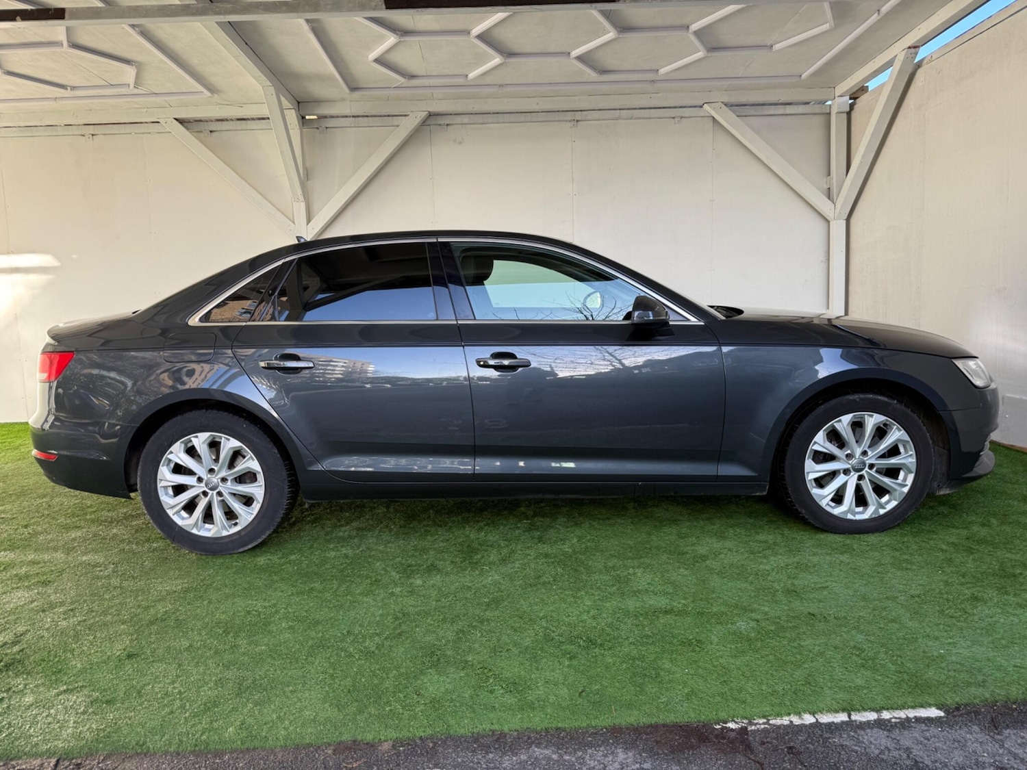 Used Audi A4 2018 for sale - 77015263: Photo 5