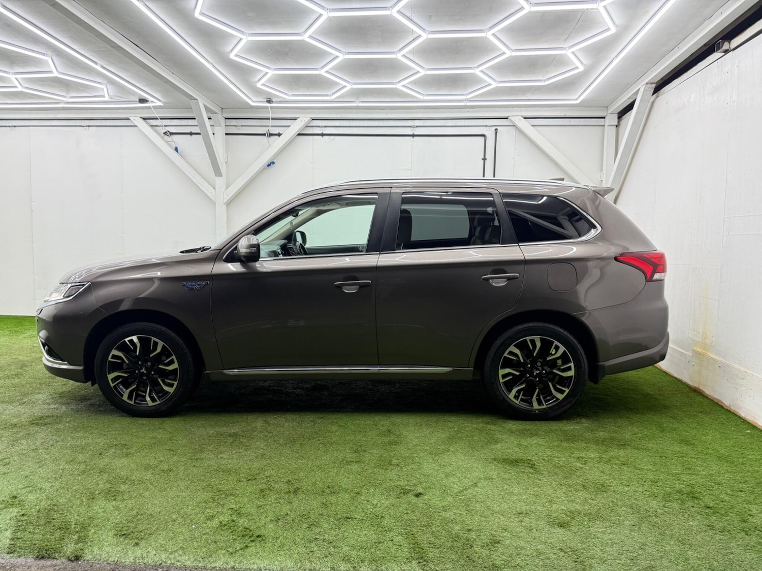 Used Mitsubishi Outlander 2016 for sale - 77400837: Photo 10