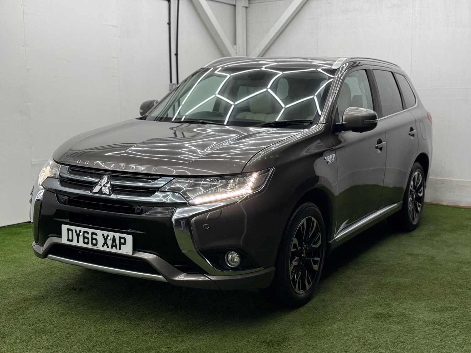 Used Mitsubishi Outlander 2016 for sale - 77400837: Photo 11