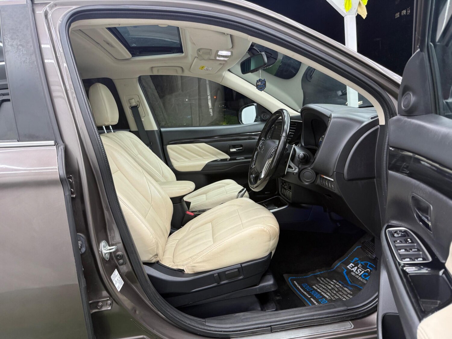 Used Mitsubishi Outlander 2016 for sale - 77400837: Photo 15