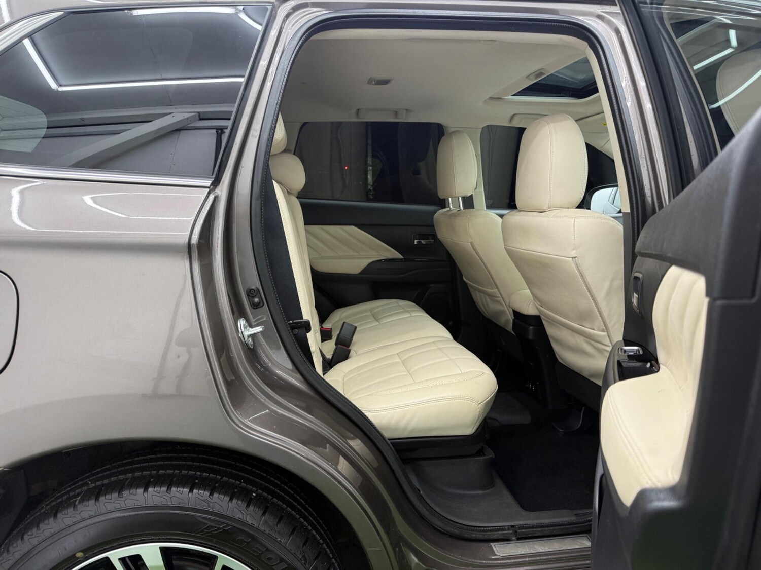 Used Mitsubishi Outlander 2016 for sale - 77400837: Photo 19