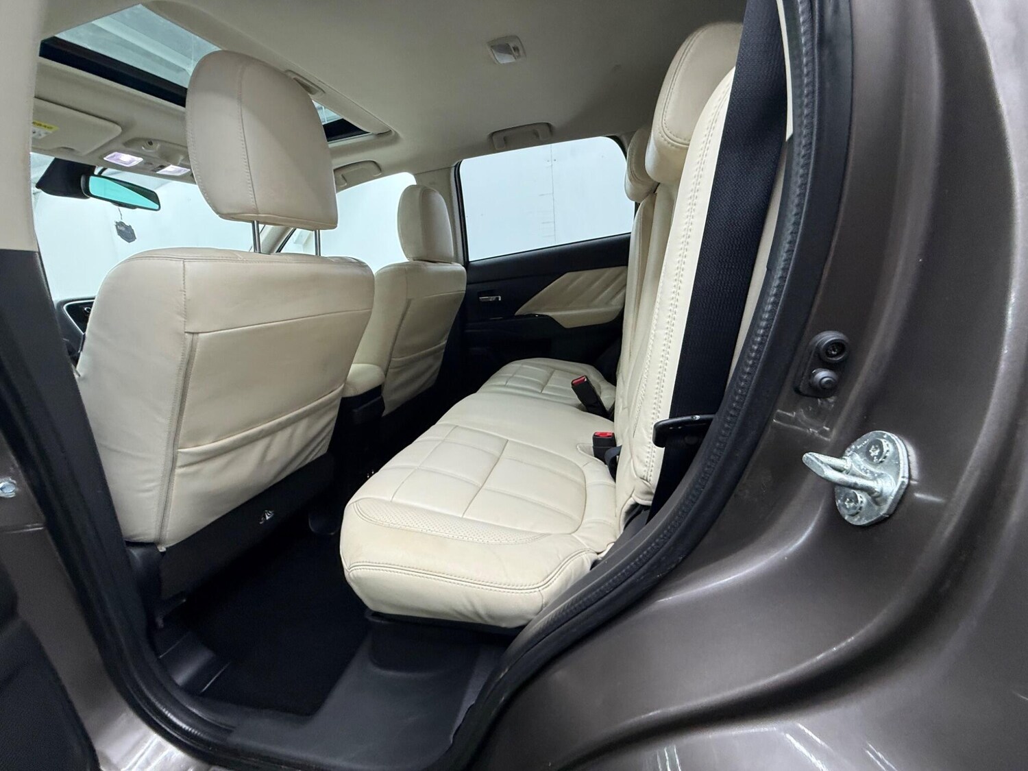 Used Mitsubishi Outlander 2016 for sale - 77400837: Photo 24