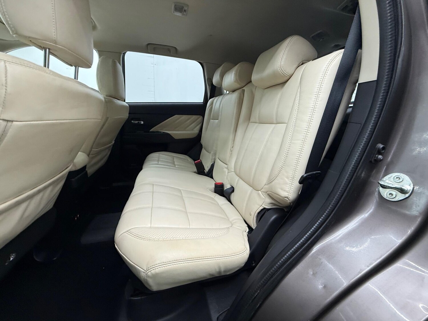 Used Mitsubishi Outlander 2016 for sale - 77400837: Photo 25