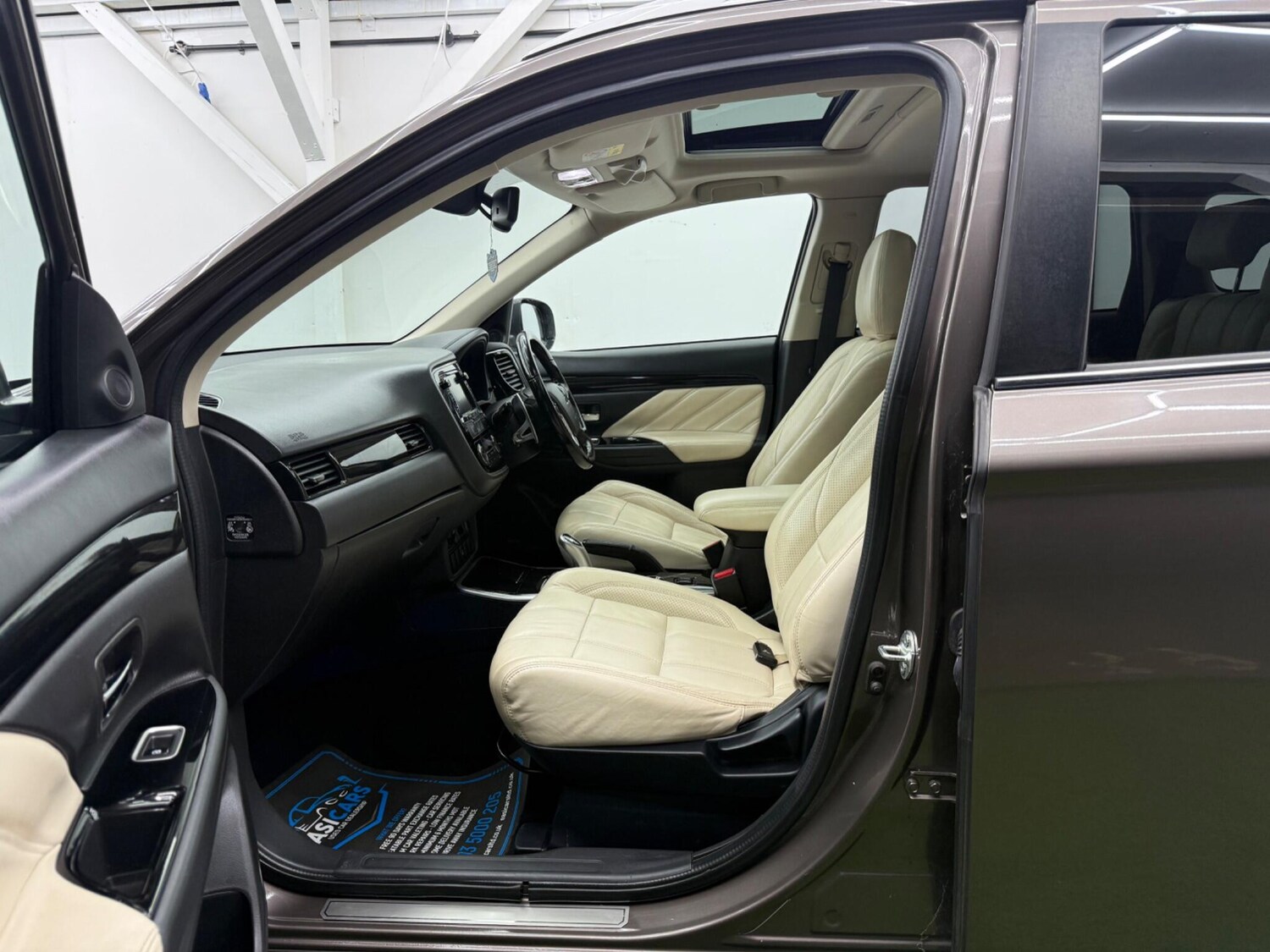 Used Mitsubishi Outlander 2016 for sale - 77400837: Photo 26