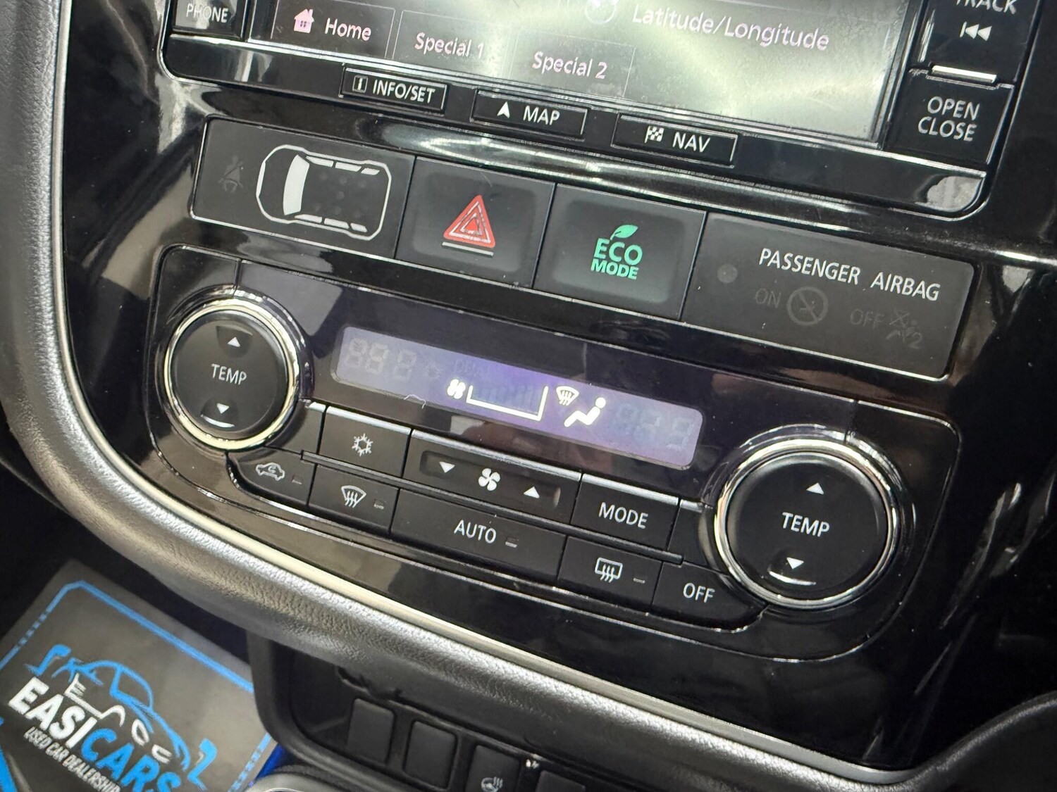 Used Mitsubishi Outlander 2016 for sale - 77400837: Photo 56