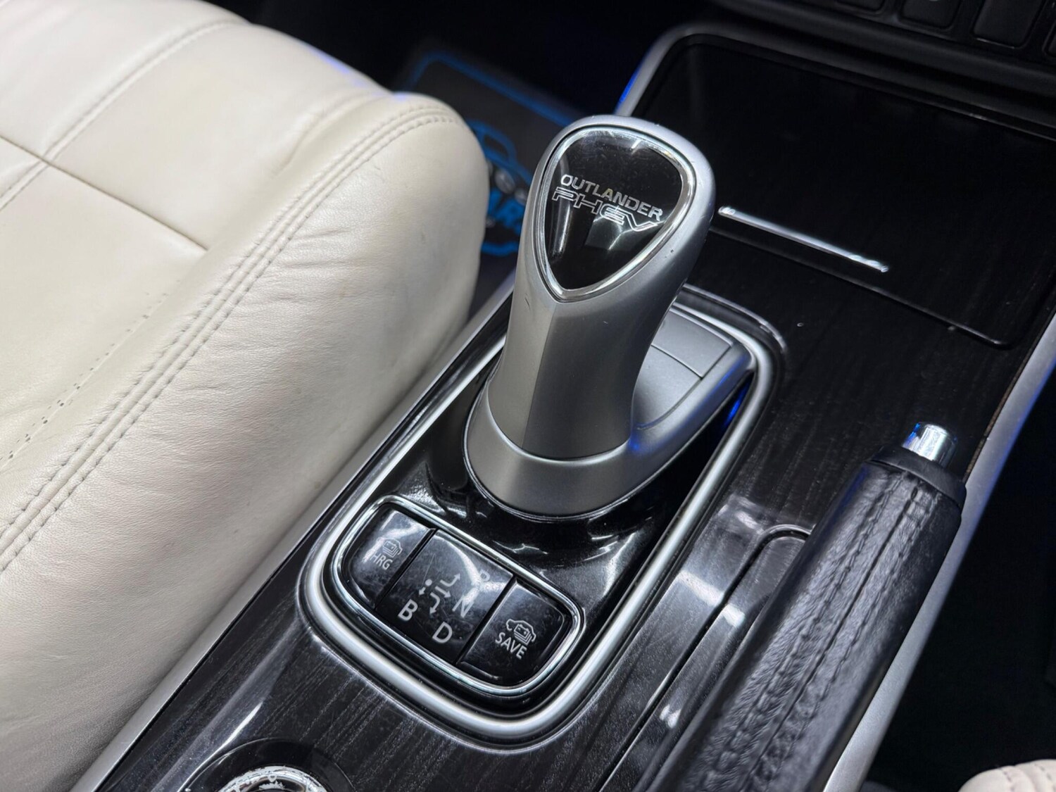 Used Mitsubishi Outlander 2016 for sale - 77400837: Photo 59