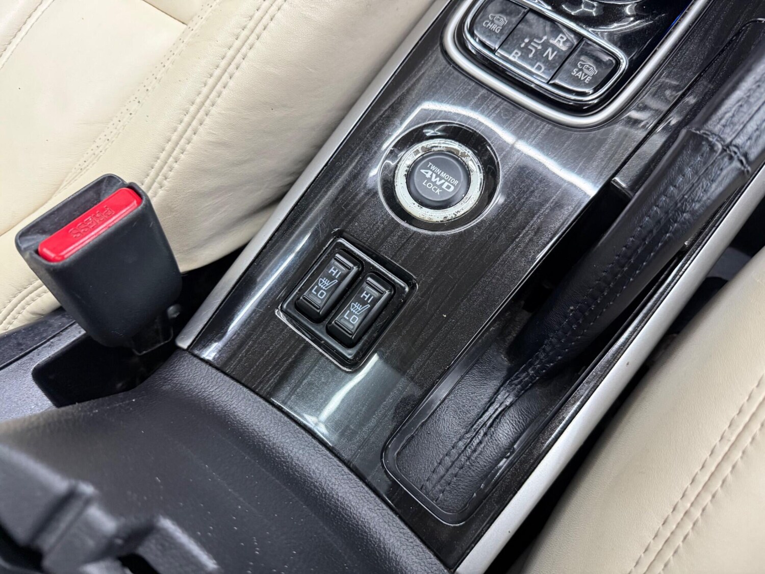 Used Mitsubishi Outlander 2016 for sale - 77400837: Photo 60