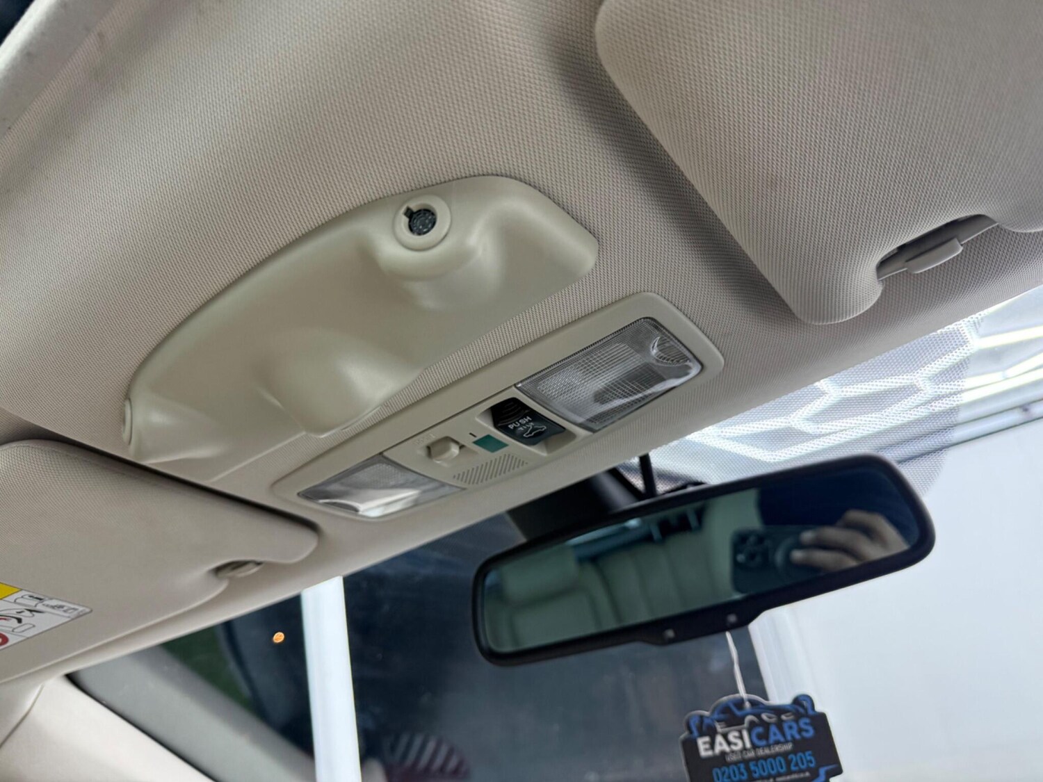 Used Mitsubishi Outlander 2016 for sale - 77400837: Photo 63